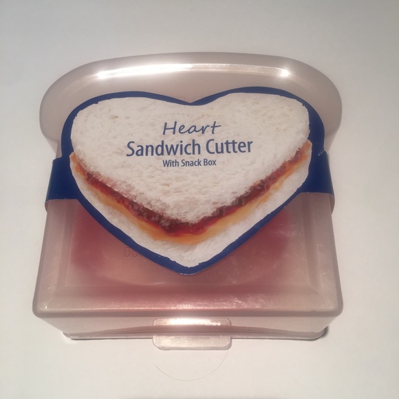 NWT Sandwich container & heart cutter - Picture 7 of 14